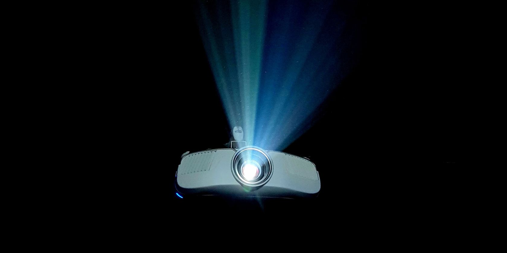 умный цифровой проектор передняя панель