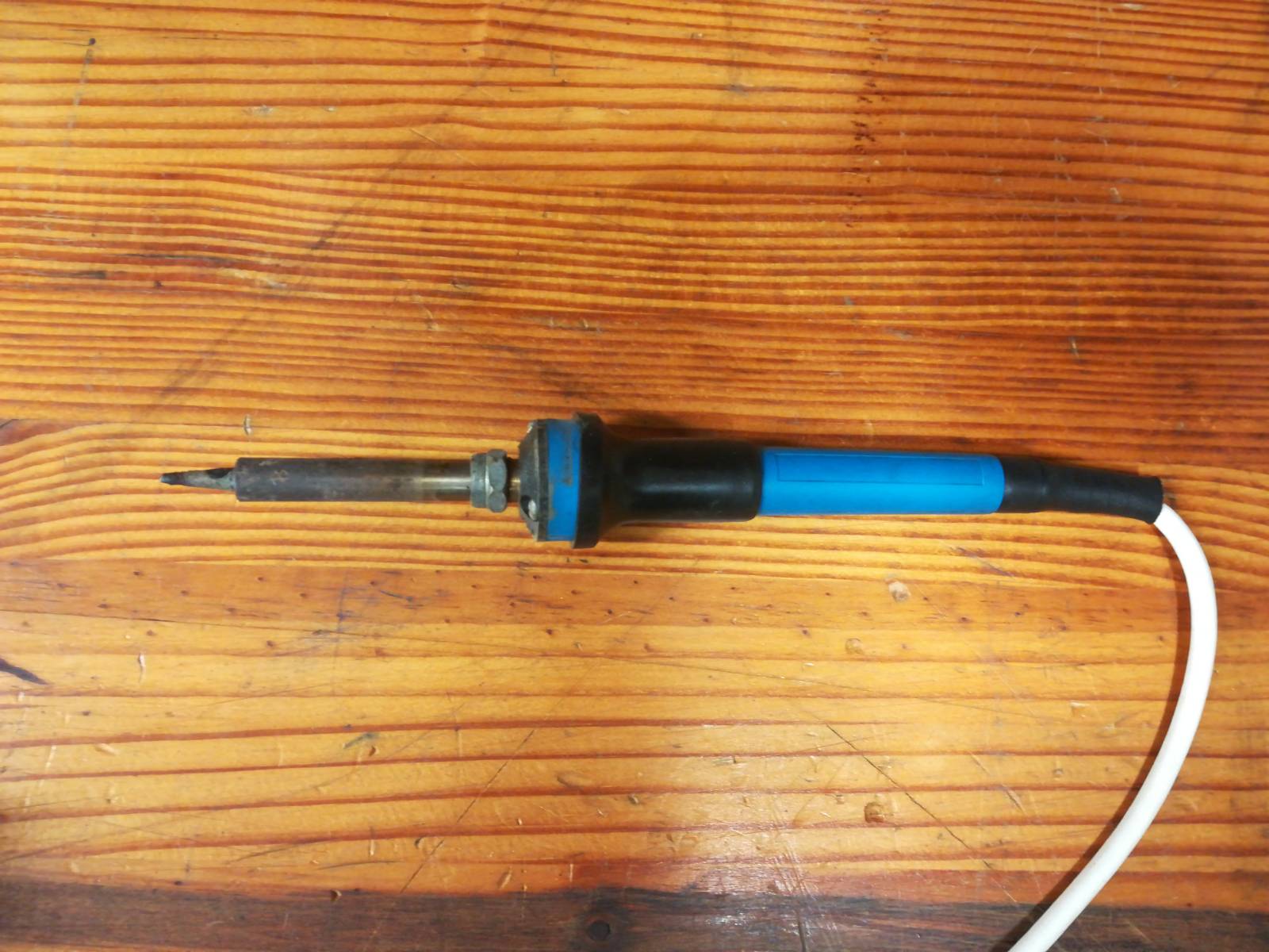 Паяльник и принадлежности