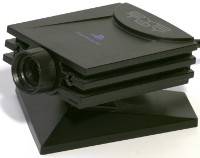 Фотография контроллера EyeToy, подключённого к компьютеру