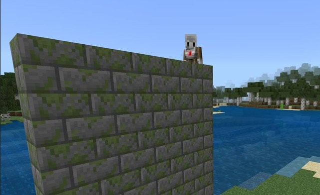 Levantando paredes em uma casa de Minecraft