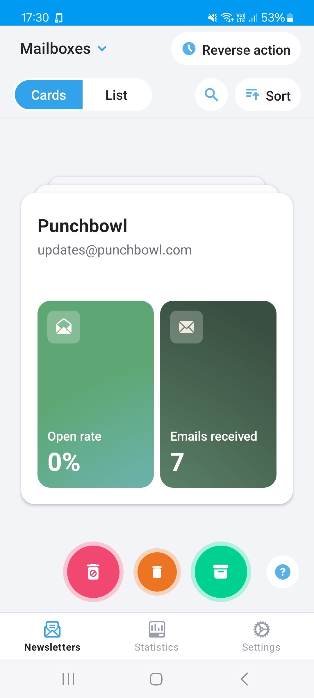 Вид карточек в приложении CleanFox, список рассылок
