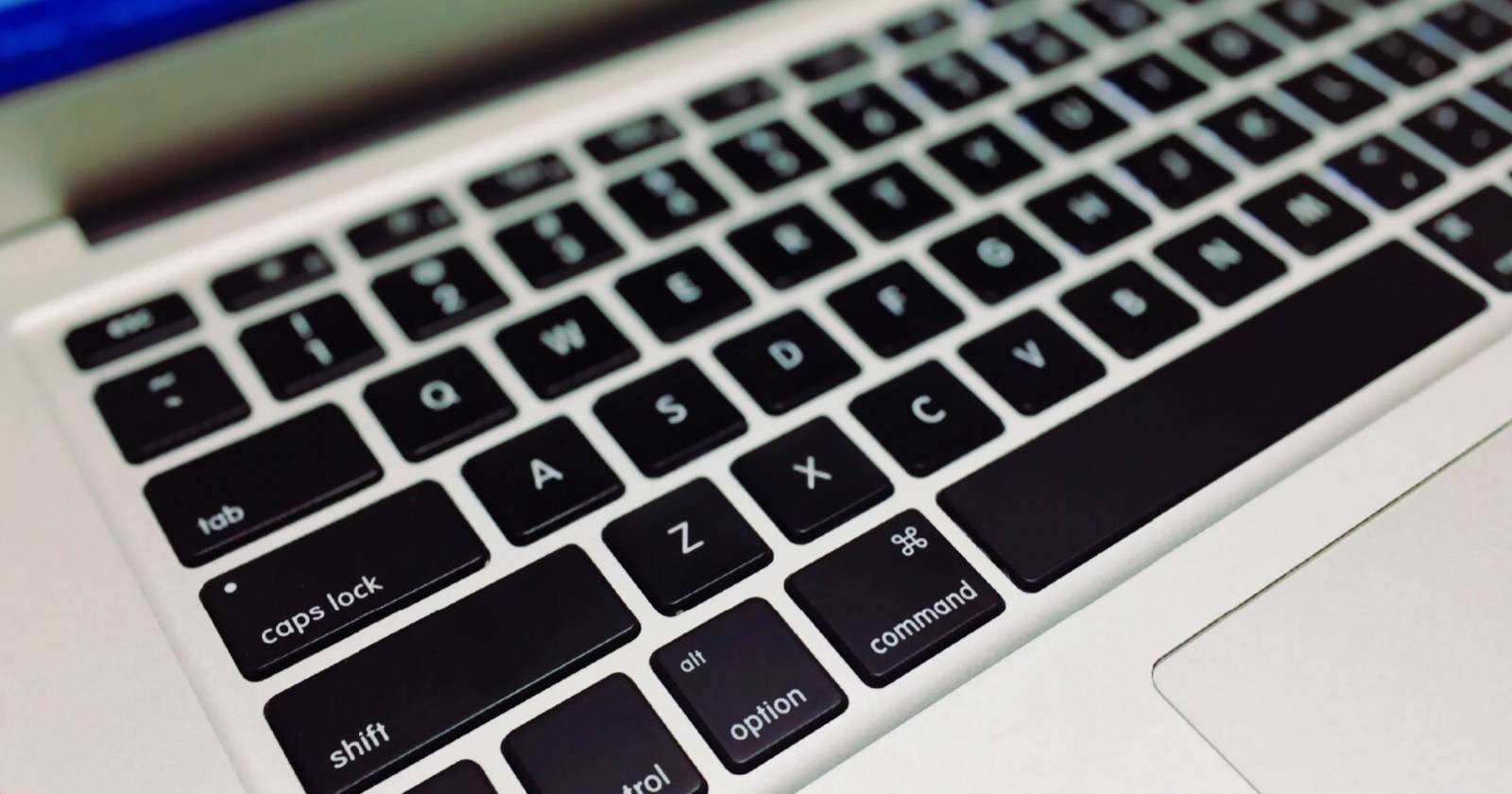 Клавиша Tab не работает в Windows, вид клавиатуры с выделенной клавишей Tab