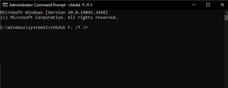 Linha de comando mostrando o comando CHKDSK