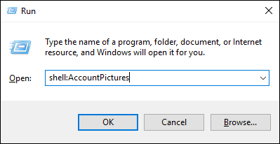 Иллюстрация: адресная строка Проводника с введённой командой shell:downloads