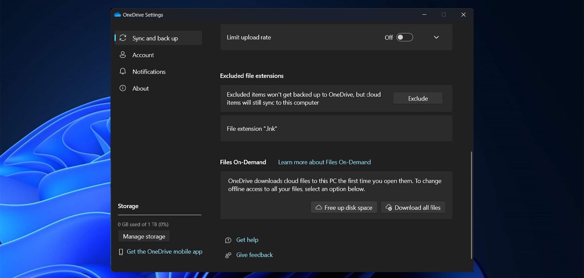 Интерфейс OneDrive — опция 'Освободить место' для всех файлов
