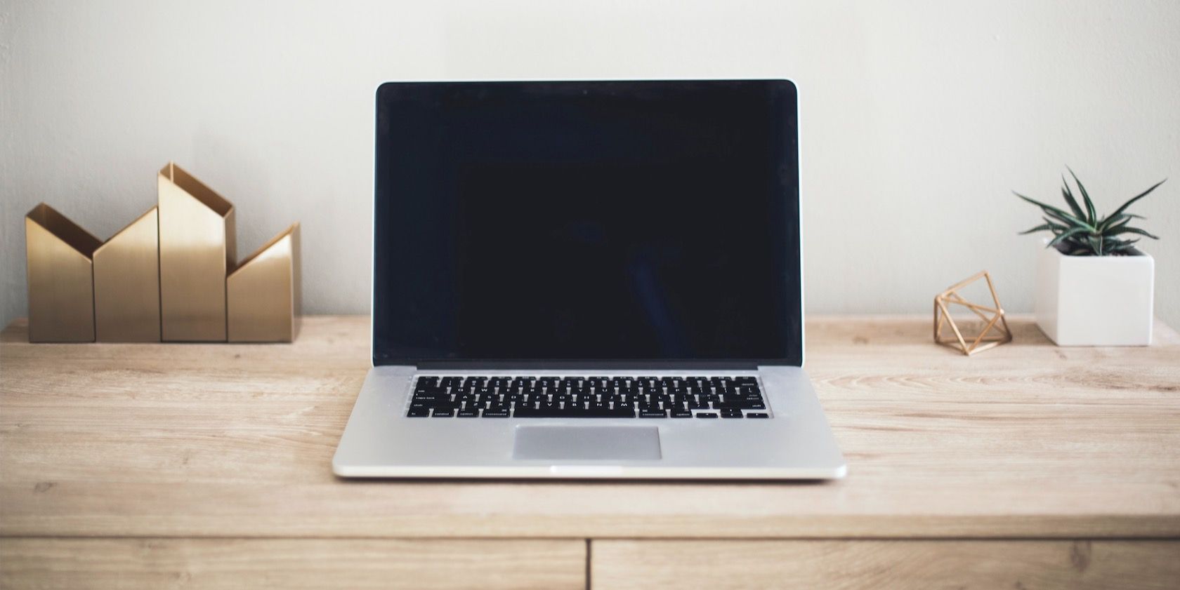 Как правильно чистить MacBook