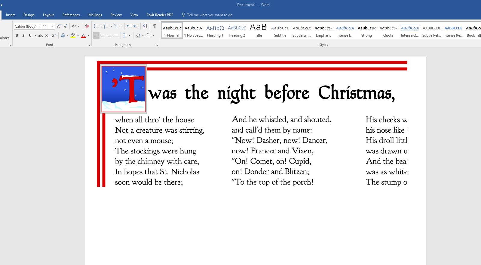 Рукописная старинная капитель на странице манускрипта