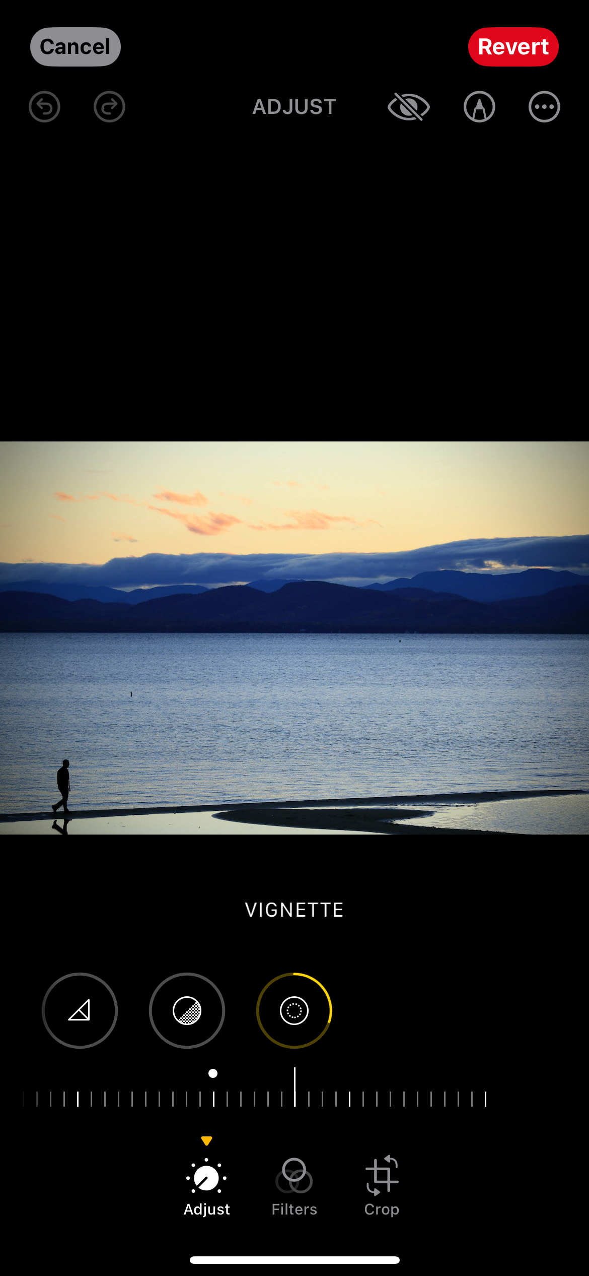 Увеличение виньетирования для концентрации внимания на центральной части изображения