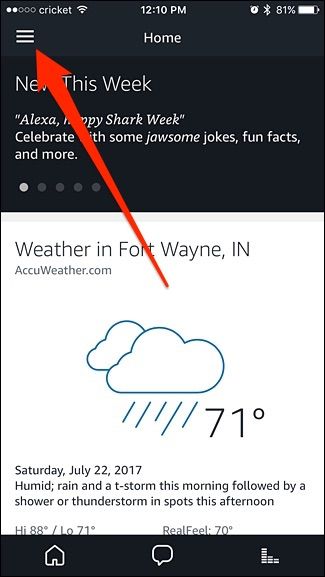 Экран меню приложения Alexa с выделенной кнопкой меню в левом верхнем углу
