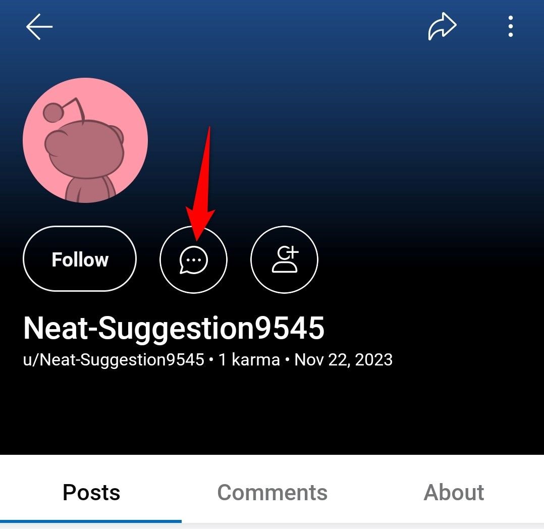 Иконка пузыря речи на странице профиля пользователя в мобильном приложении Reddit, выделена.