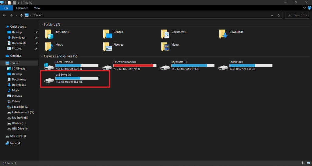 Проводник Windows: This PC с USB-накопителем