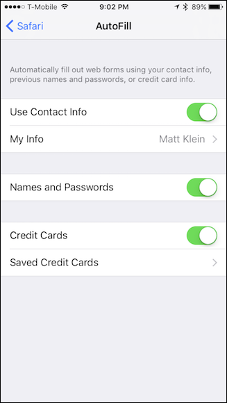 Экран списка сохранённых кредитных карт в iOS