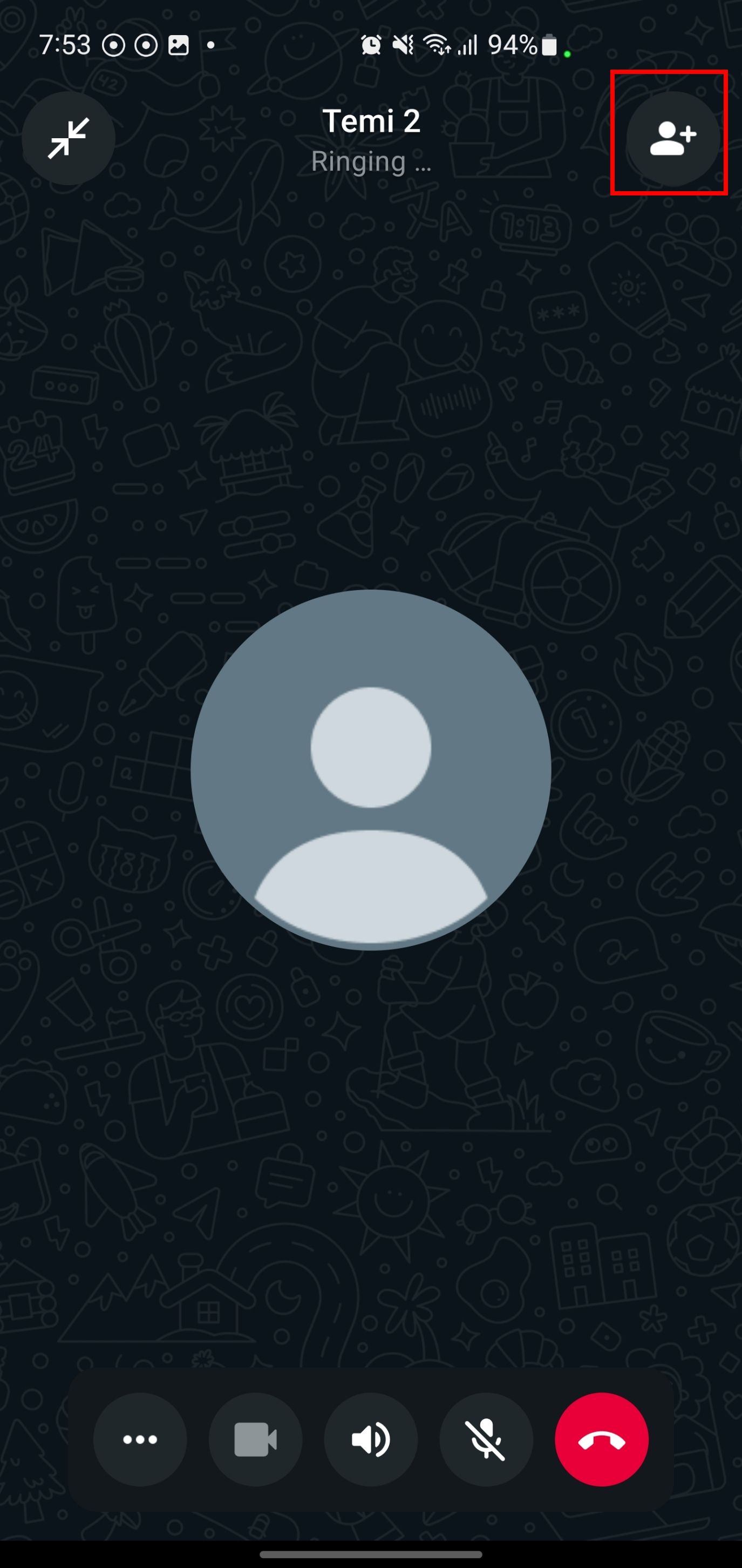 Значок человека с плюсом во время голосового вызова в WhatsApp.