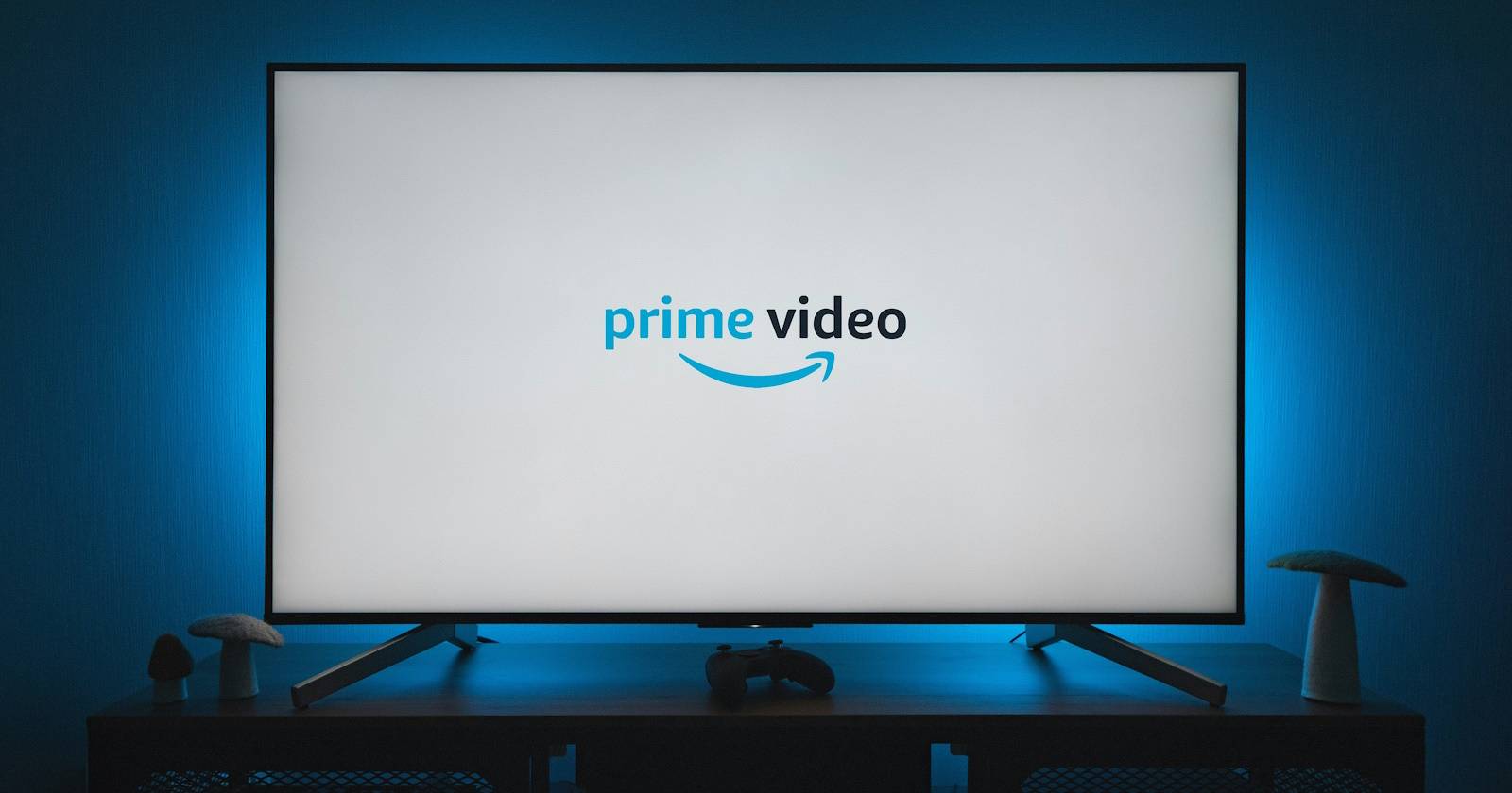 телевизионный экран с логотипом Amazon Prime Video
