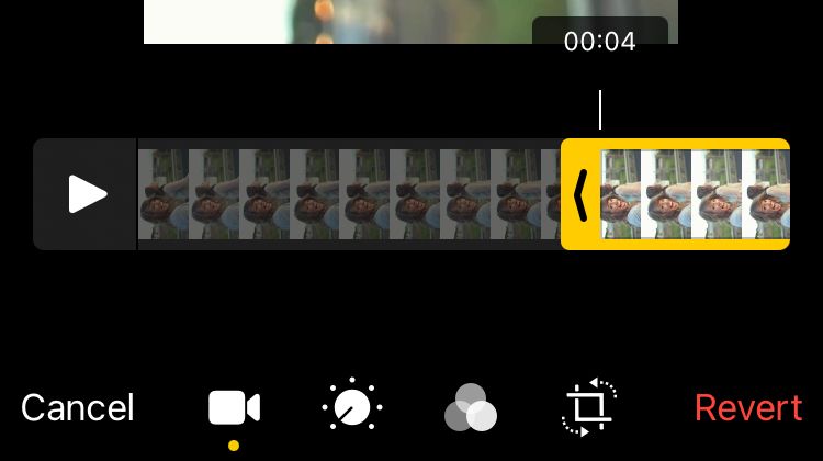 Инструмент обрезки в «Фото» iPhone