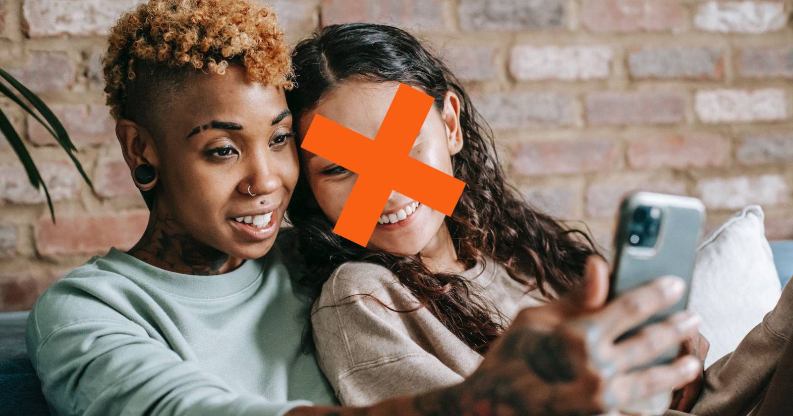 Заменить лицо в фото с помощью Picsart AI Replace