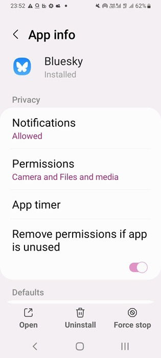 Informazioni app con impostazioni per arresto forzato e rimozione permessi se non usata.