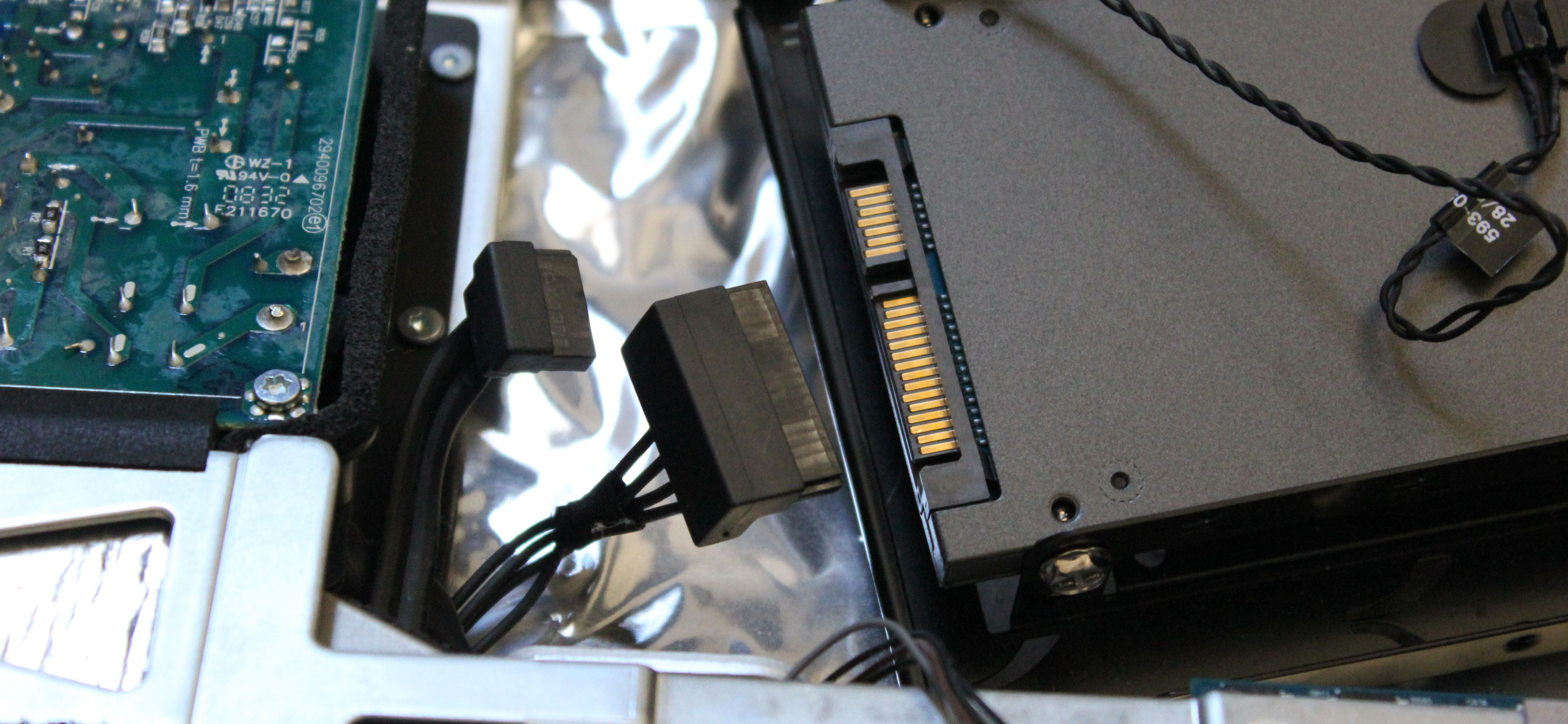 Подключение SATA кабелей к SSD