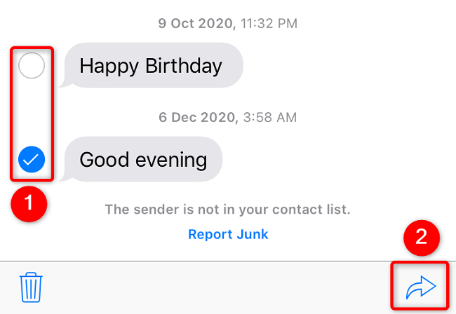 Выберите сообщение(я) и нажмите значок «Поделиться».