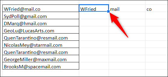 Двойной клик по маркеру заполнения применяет формулу ко всем строкам