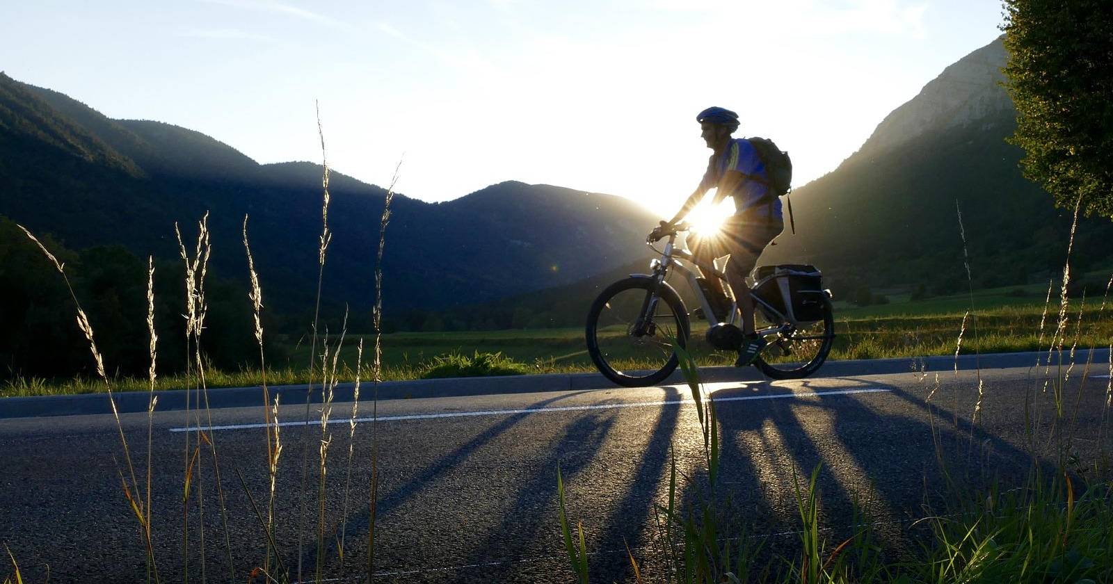 электрический велосипед на улице