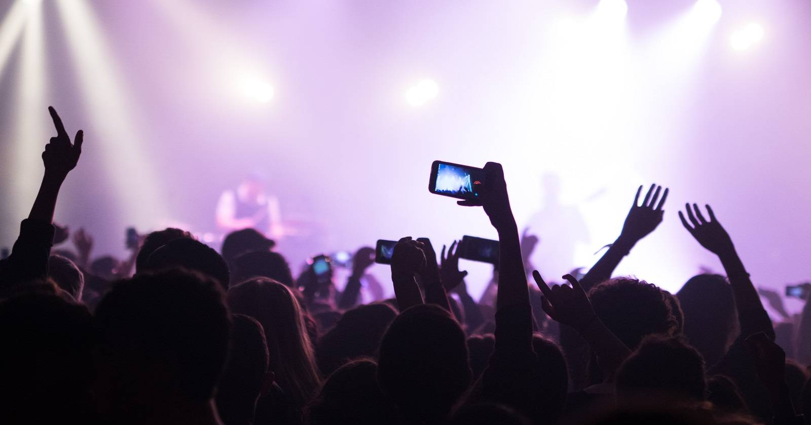 Съёмка на смартфон на концерте: полное руководство