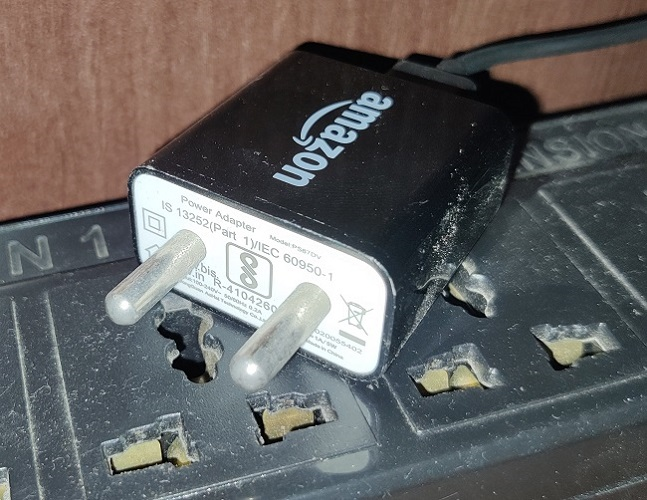 Отсоедините сетевой кабель от Fire TV Stick.