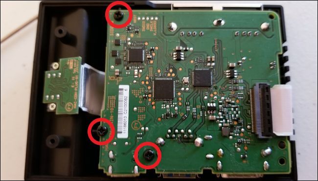Плата закреплена винтами нового корпуса