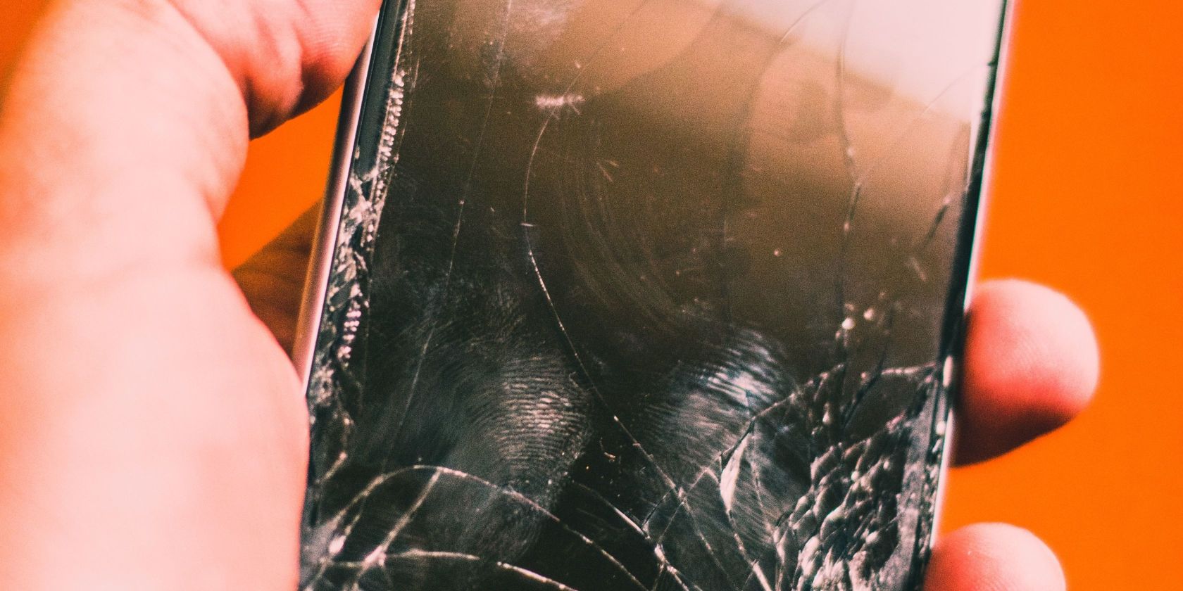 Как защитить смартфон без громоздкого чехла