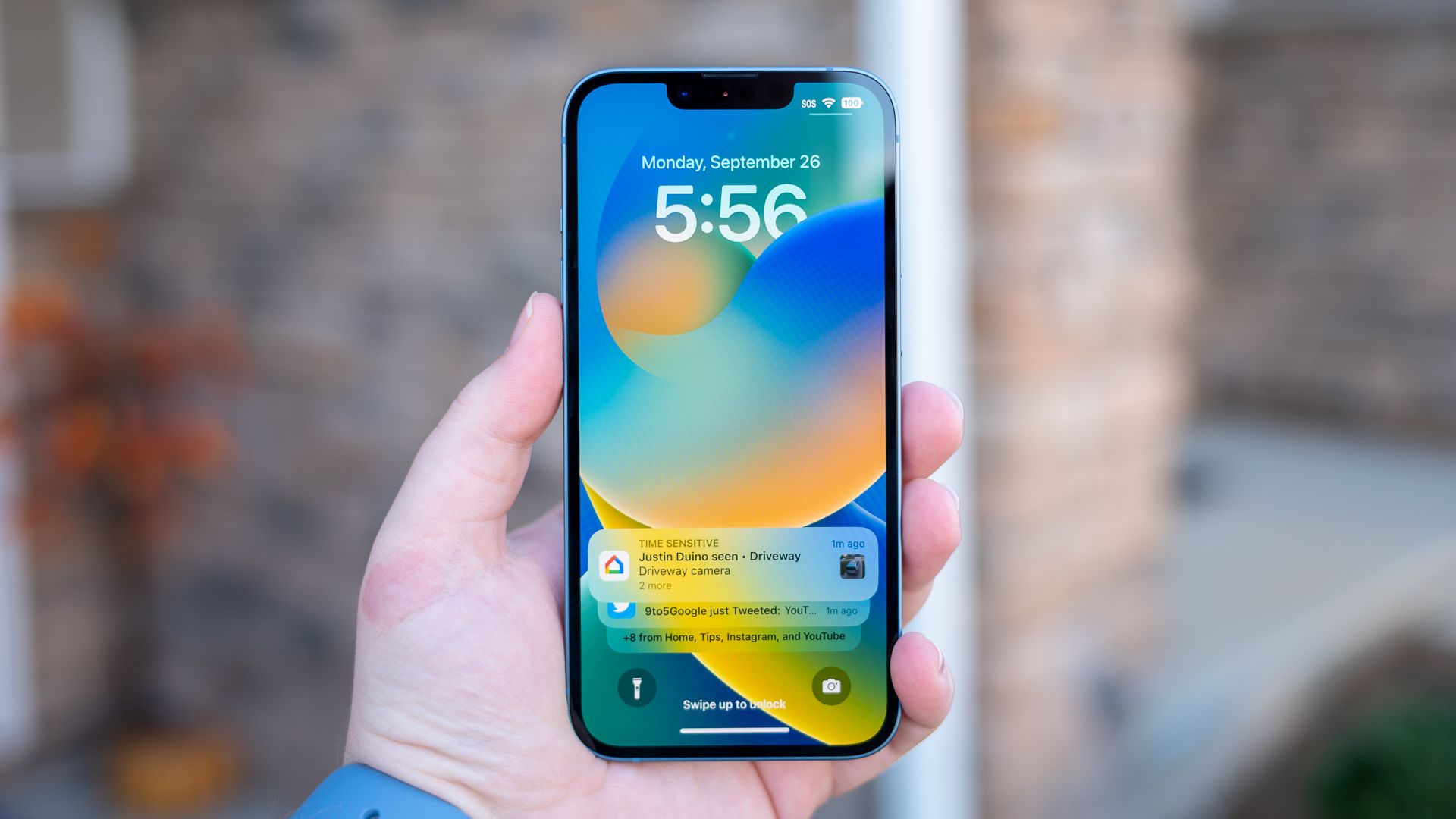 Дисплей и экран блокировки iPhone 14