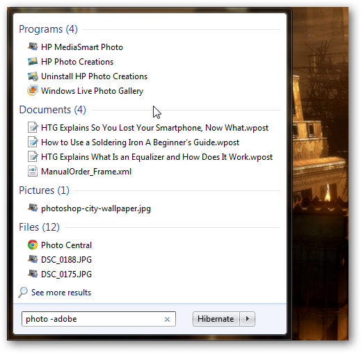 Скриншот: поле поиска с подсказками AQS