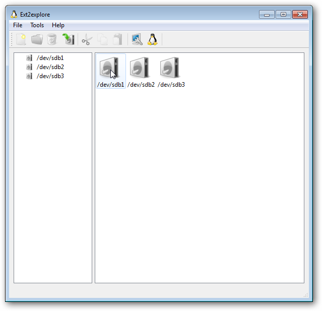 Главное окно Ext2explore с найденными разделами