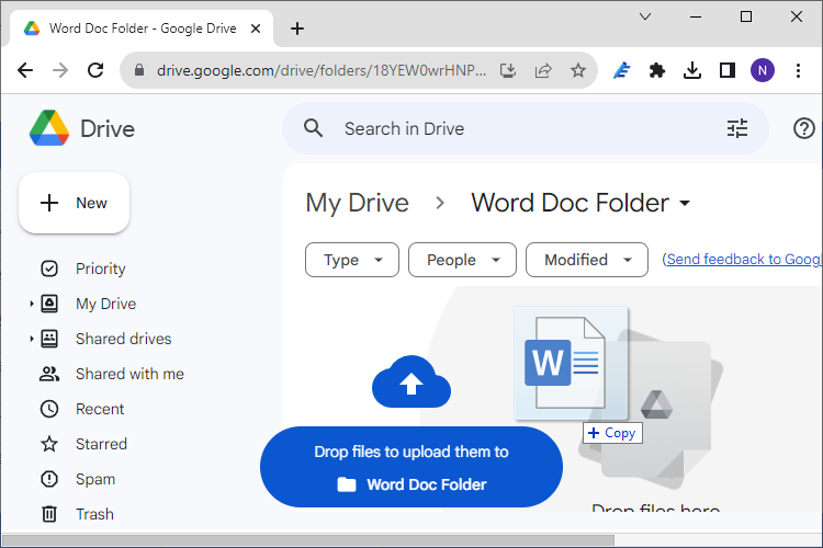 Перетаскивание файла Word в папку Google Drive в браузере. 