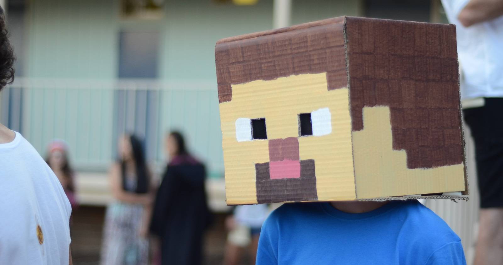 Microsoft покупает Mojang, 4 млн iPhone 6 и другие новости