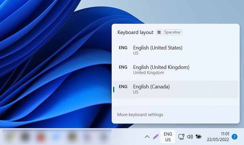 Переключатель языка в Windows 11 с выбранным Canadian English