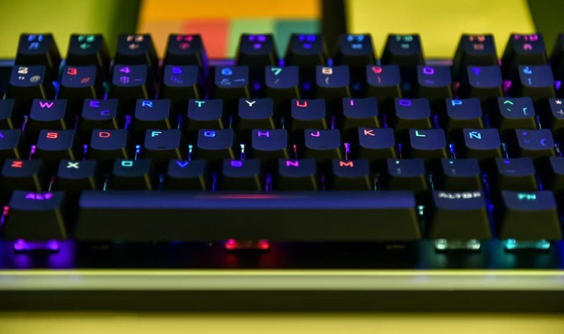 Механическая клавиатура с RGB и программным интерфейсом настройки подсветки
