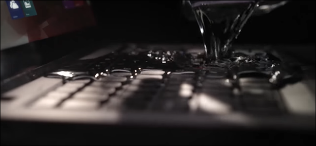 Спасти залитый ноутбук: пошаговое руководство