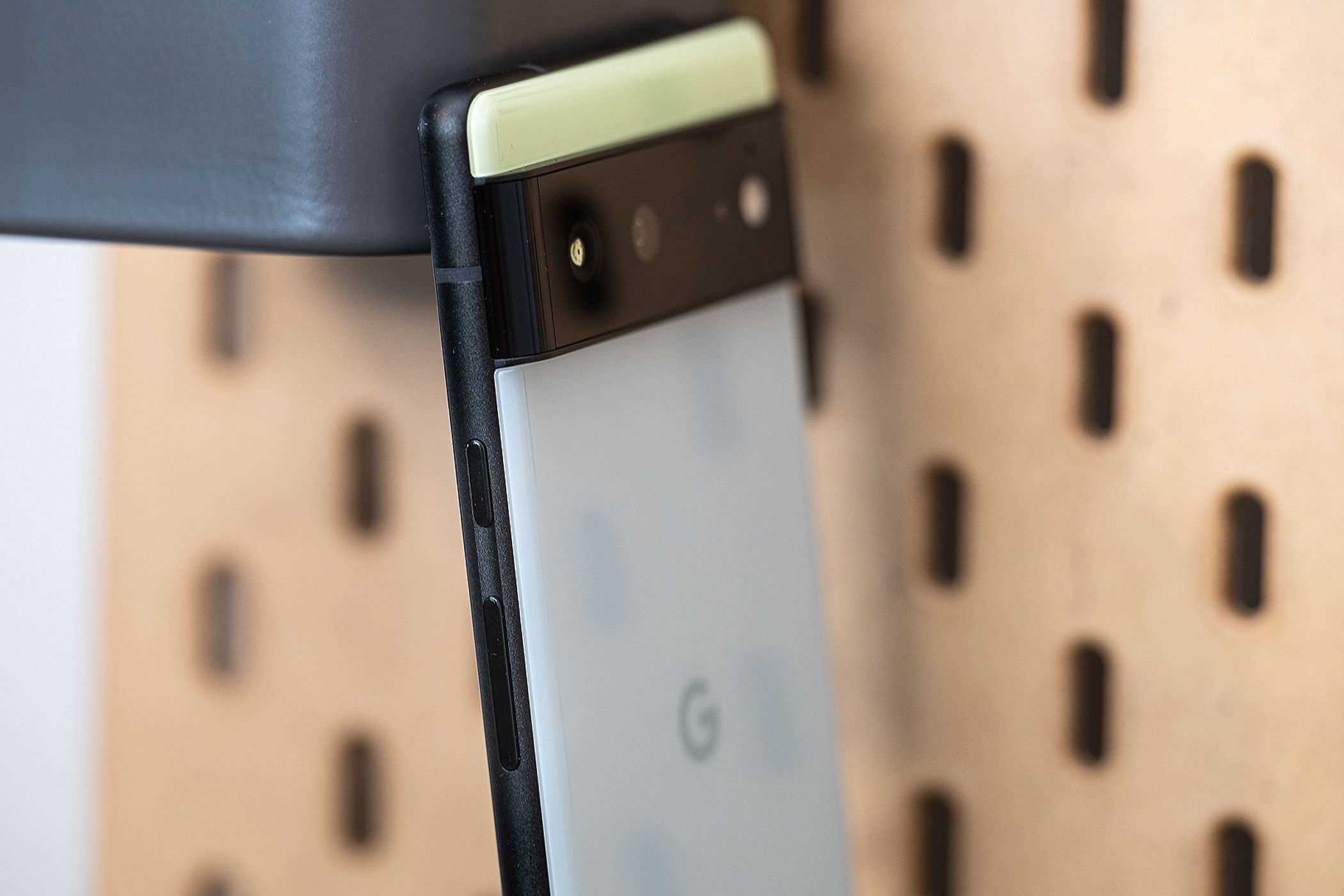 Добавить дополнительные кнопки на Android