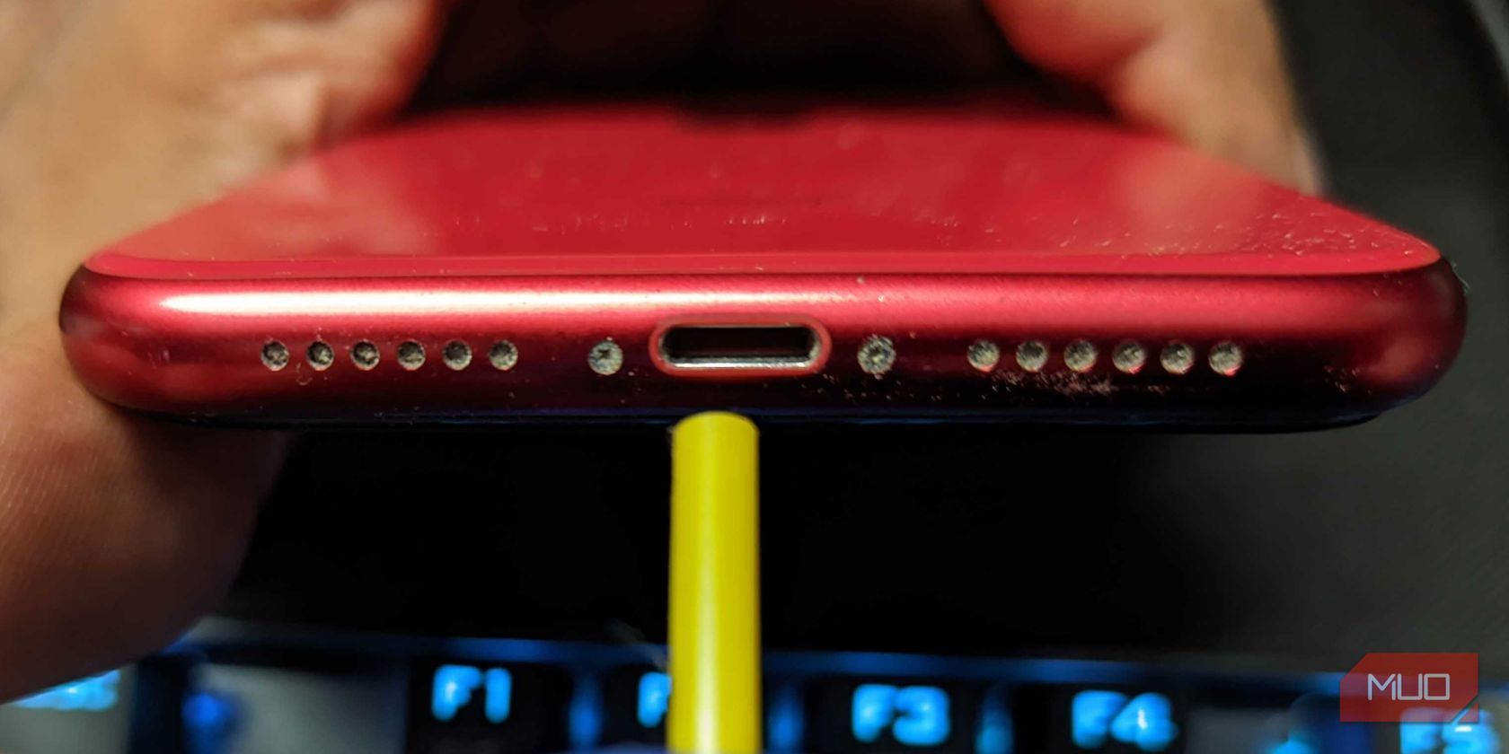 Чистка динамиков iPhone — быстро и безопасно