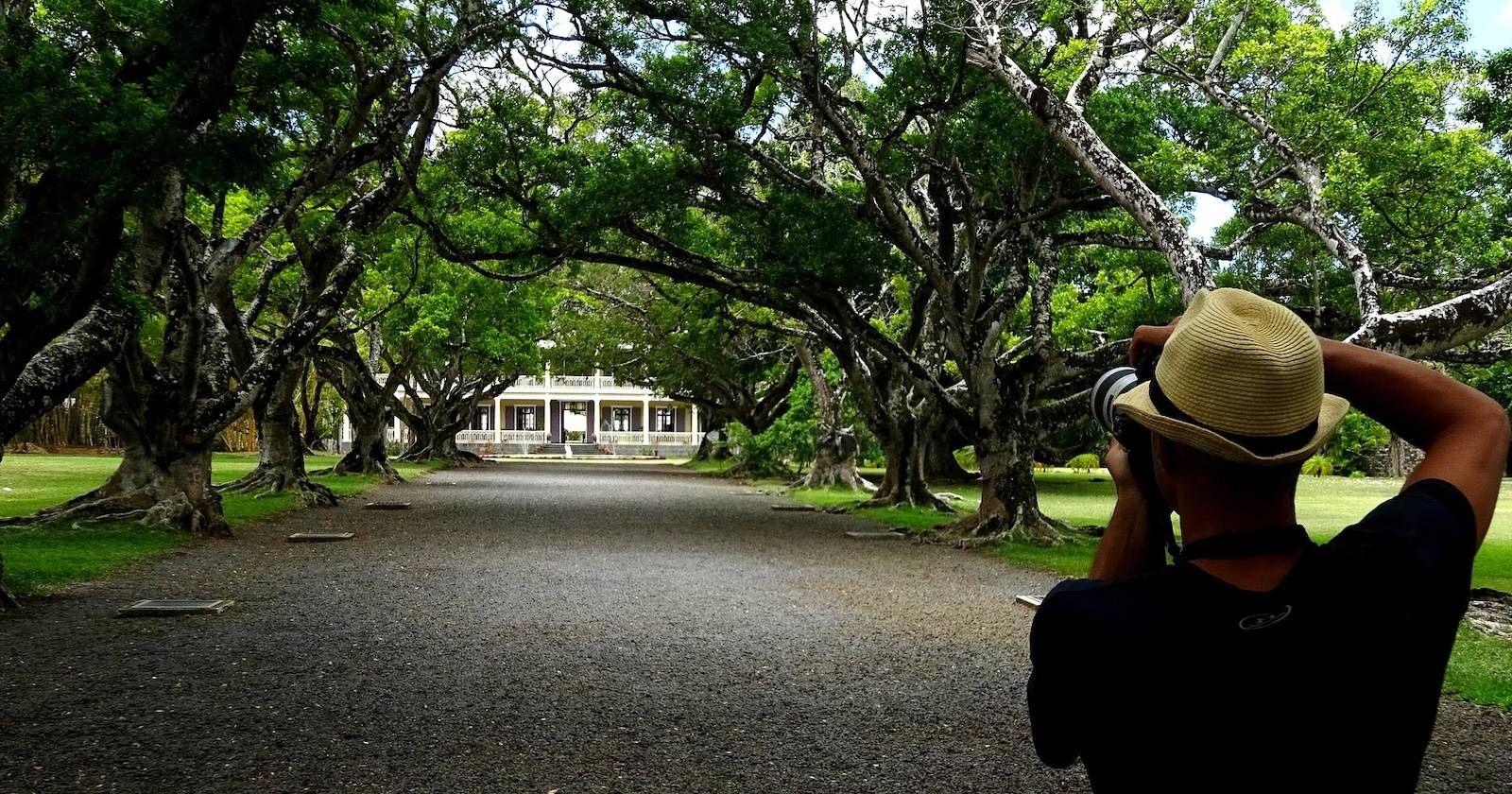 Фотограф снимает интерьер квартиры