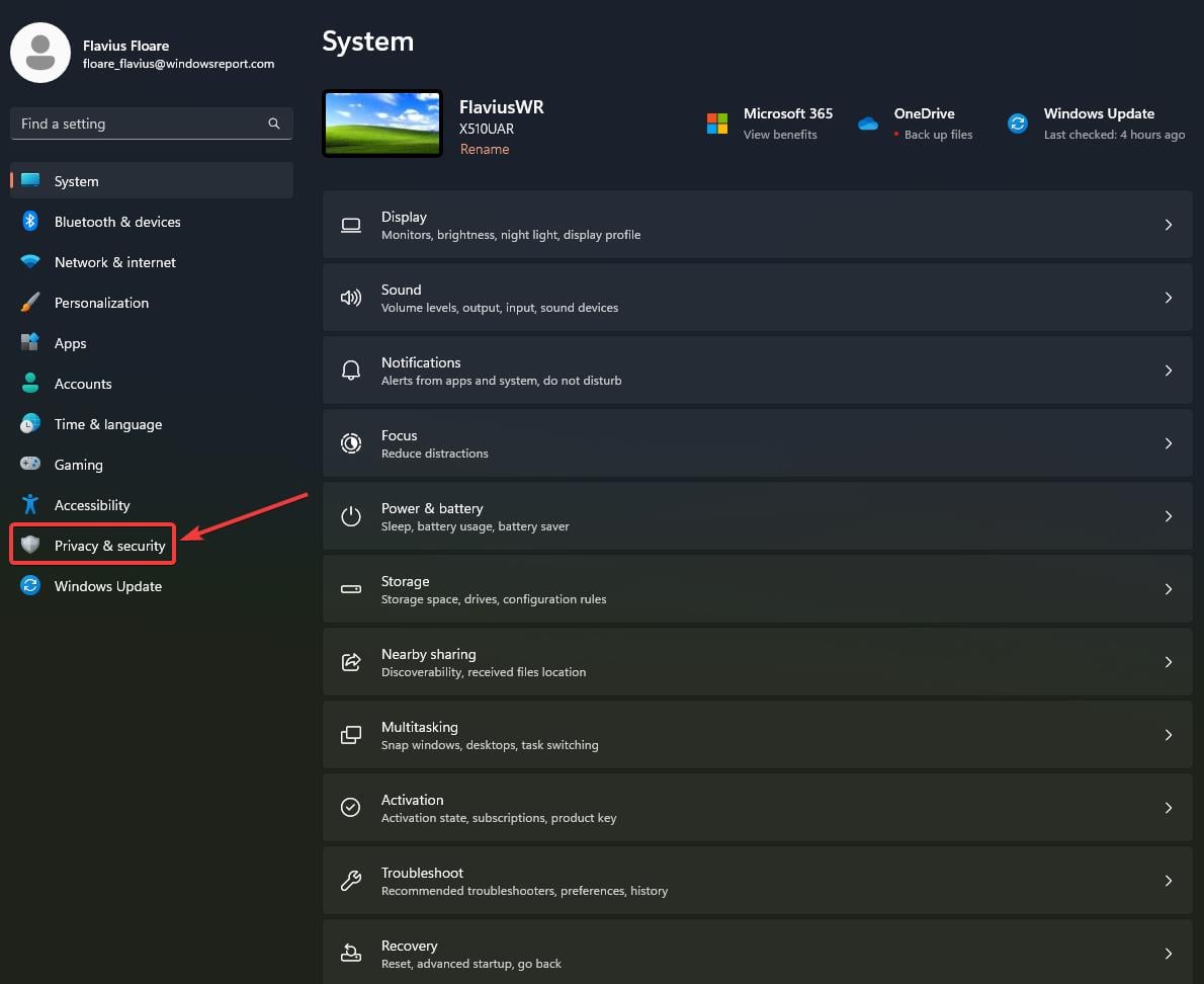 Окно параметров Windows с разделом «Конфиденциальность и безопасность»