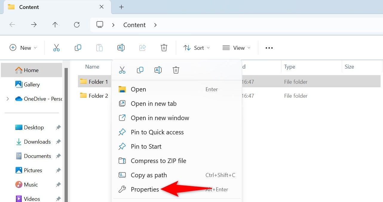 В меню папки выделено Свойства.