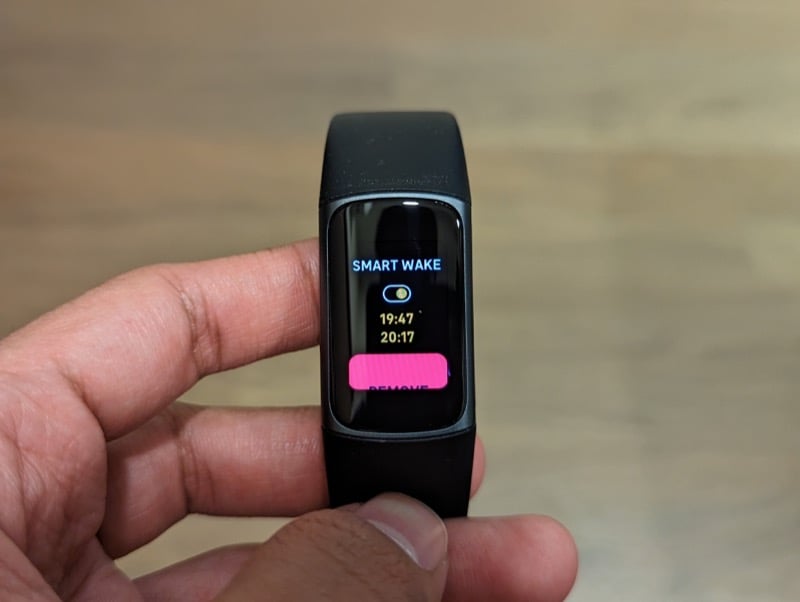 smart wake feature on a fitbit charge 5