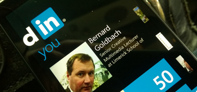 Экран LinkedIn с профилем и сетью контактов