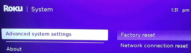 Выбор сброса к заводским настройкам на экране Roku