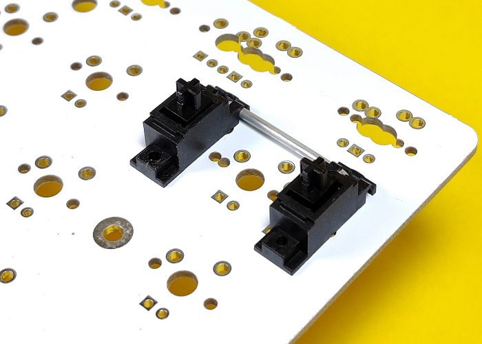 Закручивание винта стабилизатора с пластиковой шайбой