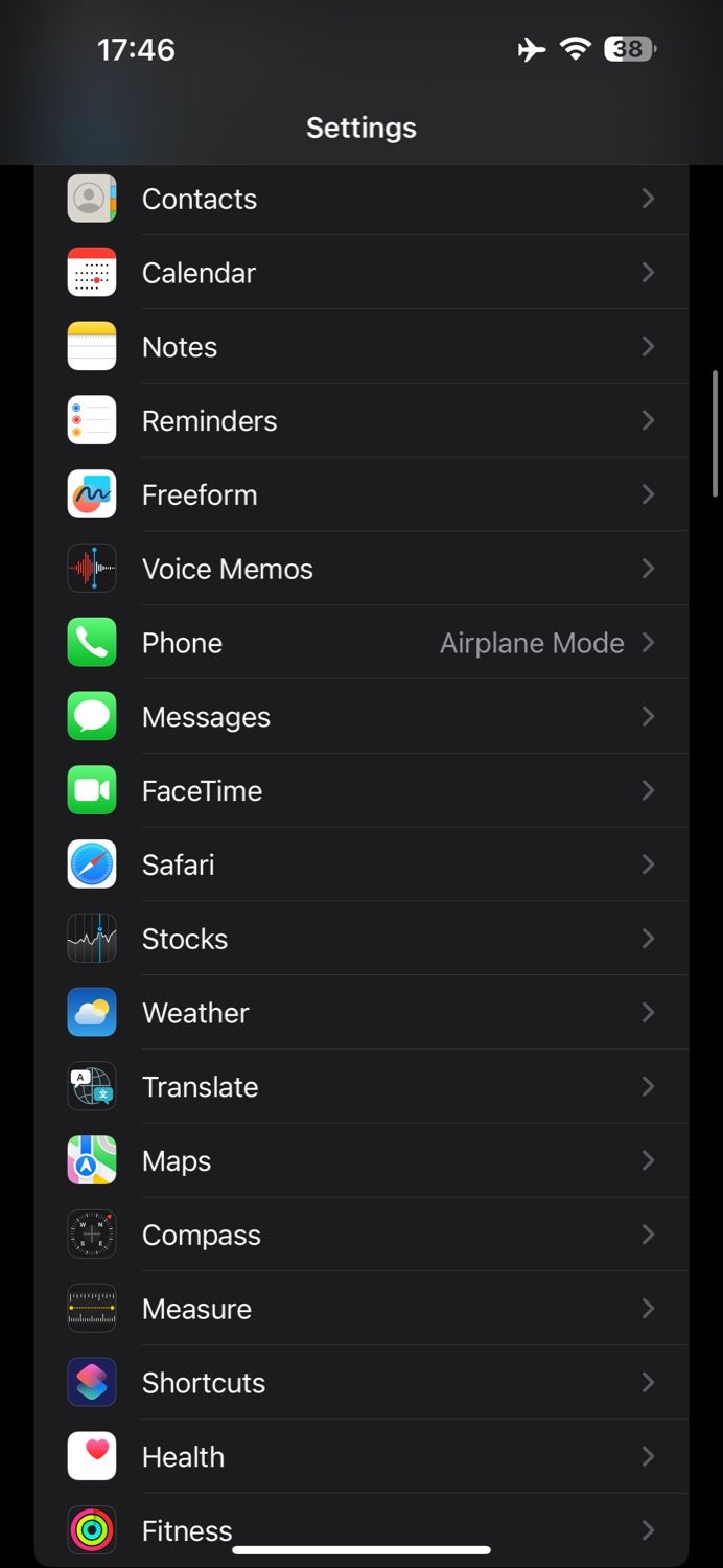 Страница Настроек iPhone с разделом Safari