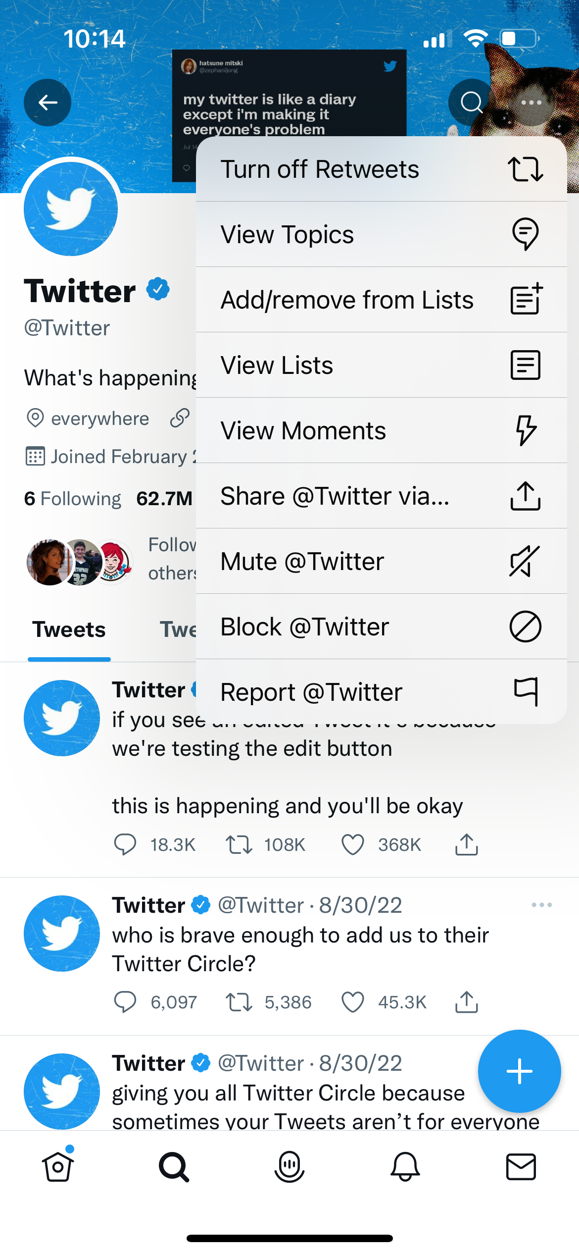 Профиль Twitter с открытым меню опций