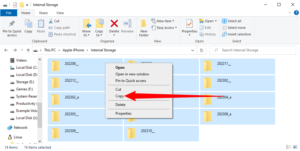 Скопируйте папки с фотографиями с iPhone в папку на ПК.