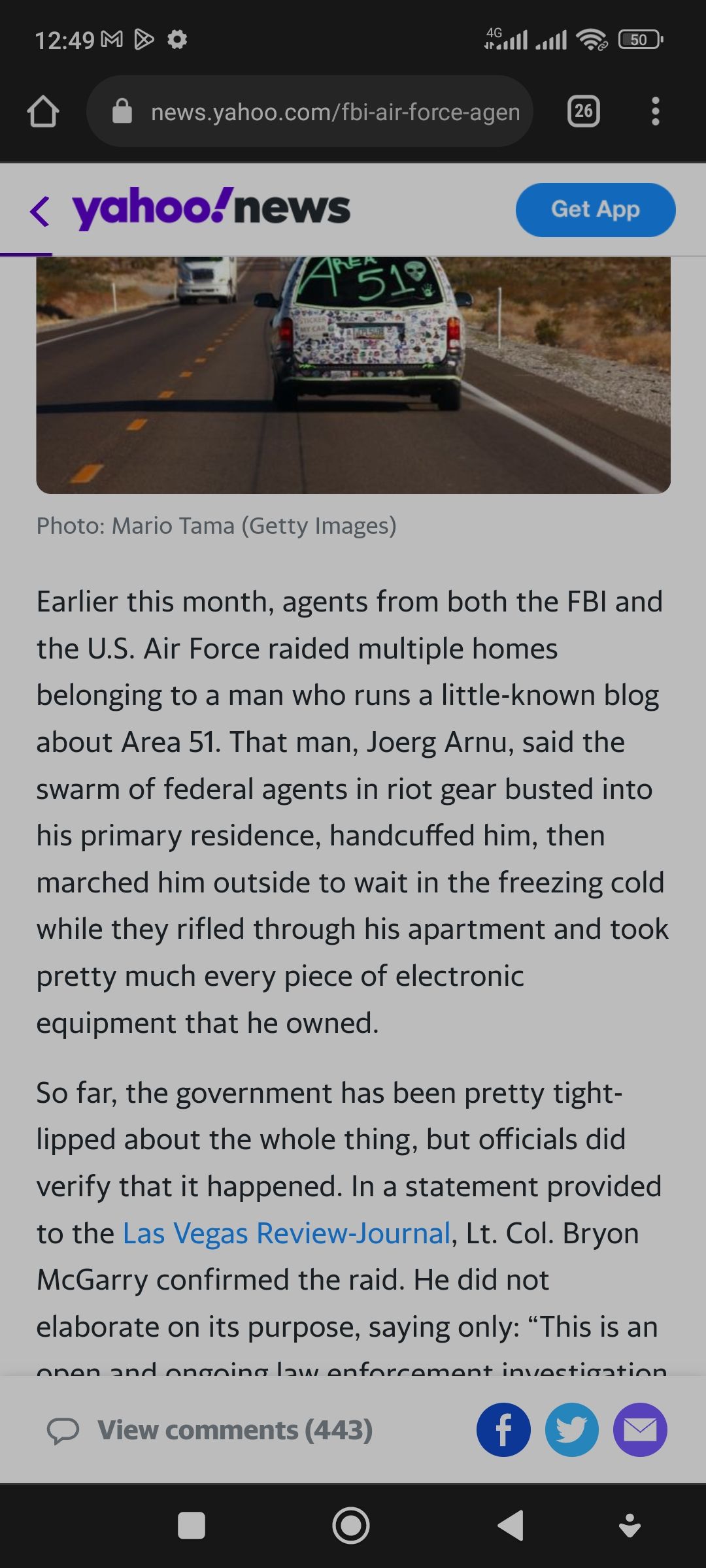 Yahoo news webpage on Chrome's default dark theme